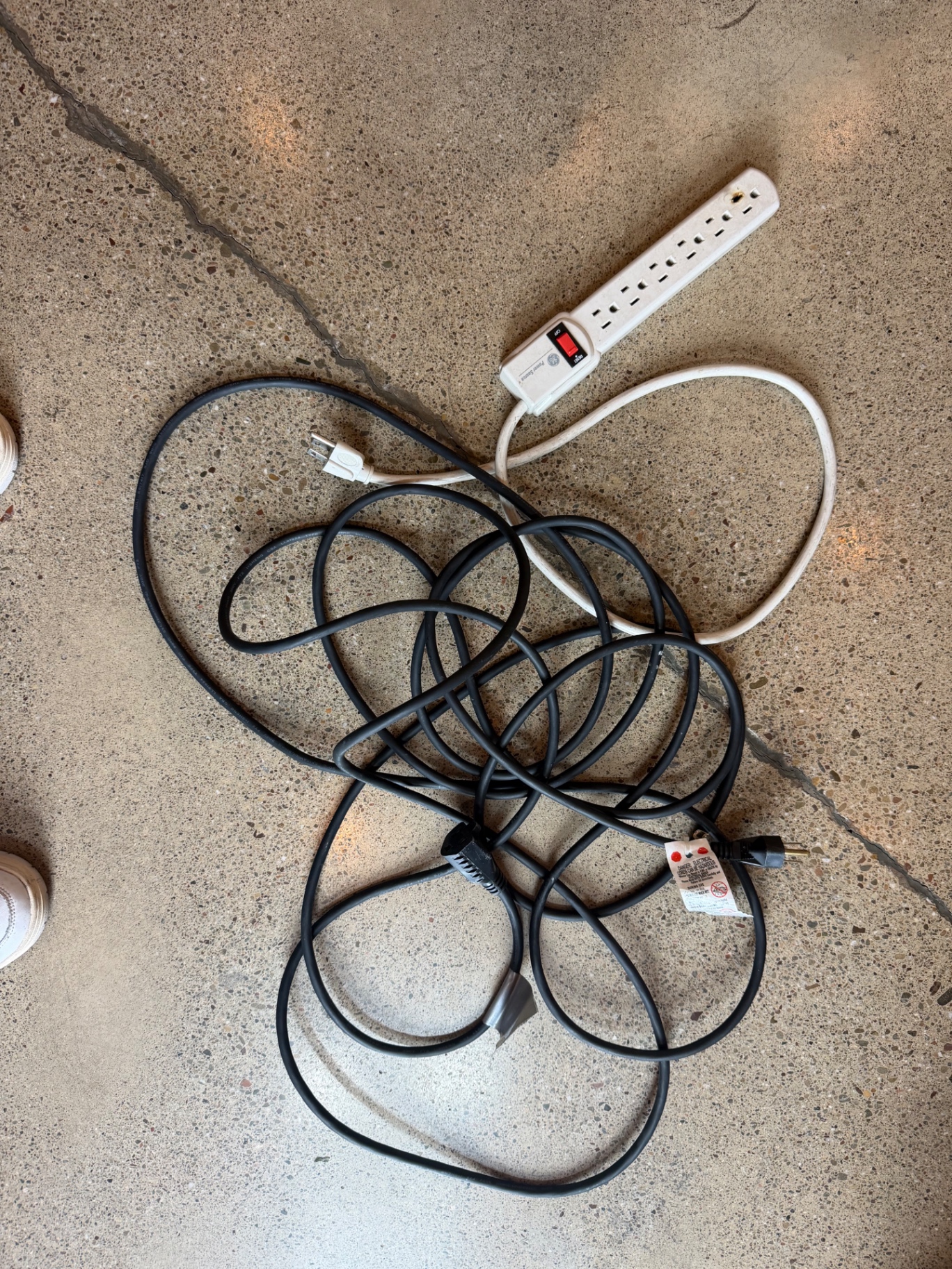 Heavy-Duty Extension Cords & GE Power Strip Package