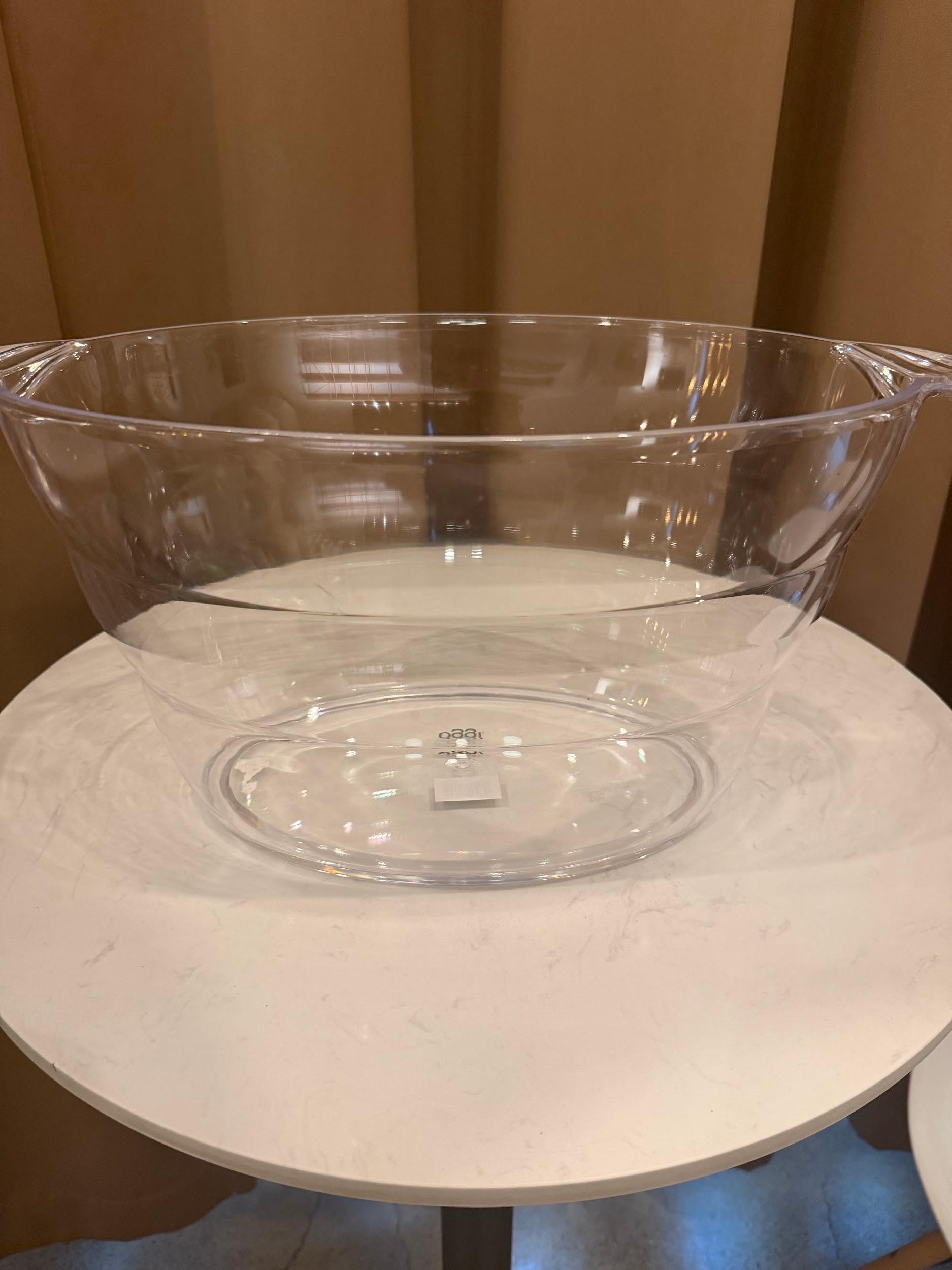 8 Clear Plastic Wine / Champagne Buckets